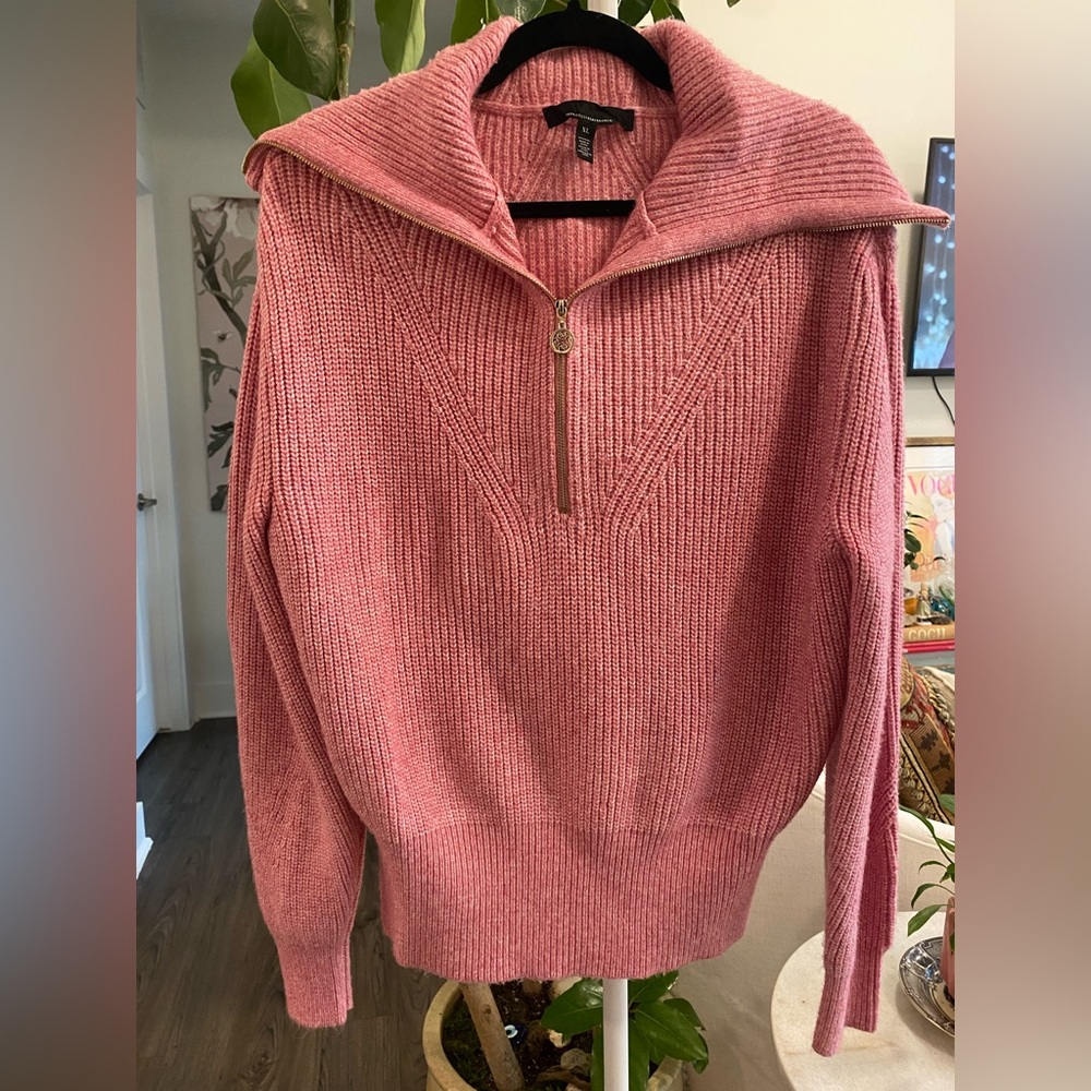 Excellent condition! Super soft WHBM rose sweater, size XL